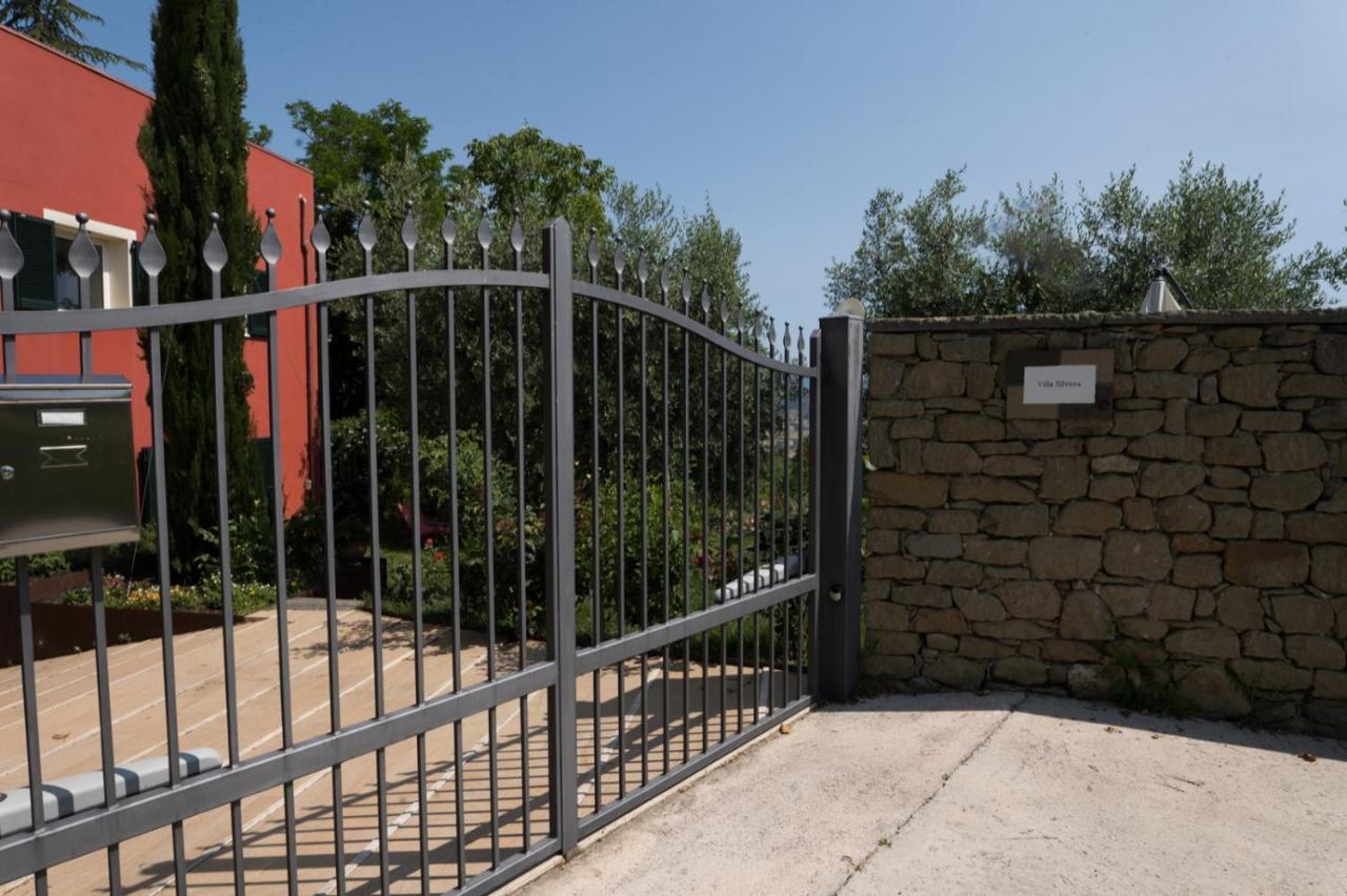 Villa Silvana - Apt Giulia & Michela With Terrace & Parking เปรูจา ภายนอก รูปภาพ